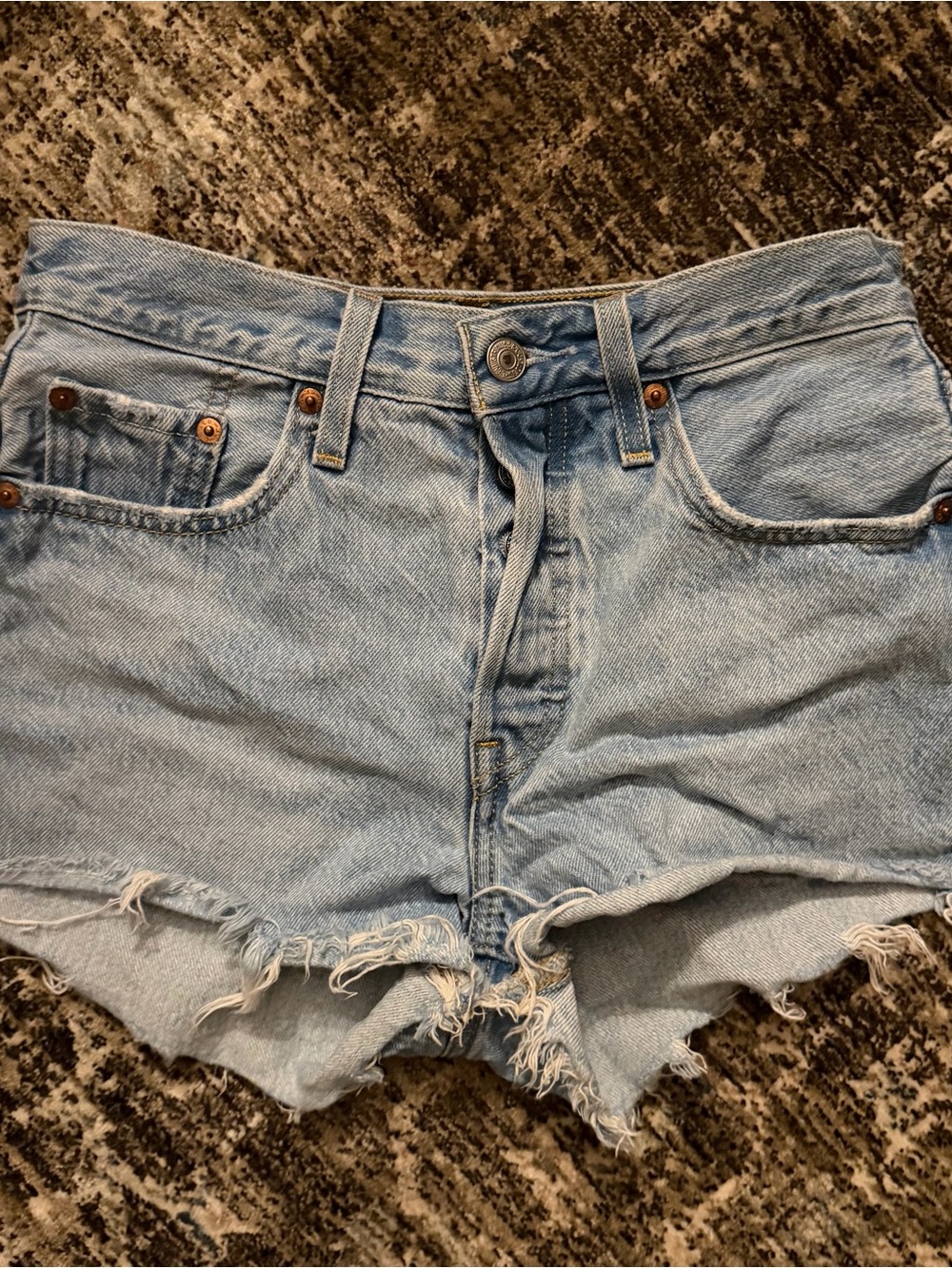 Light Blue Denim Cutoff Shorts - Women Levi’s button front size 25
